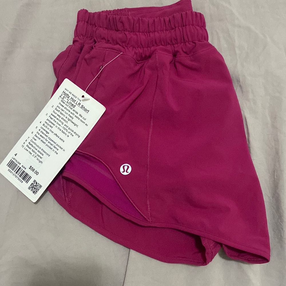 Lululemon Hotty Hot Short 2.5 Ripened Raspberry
